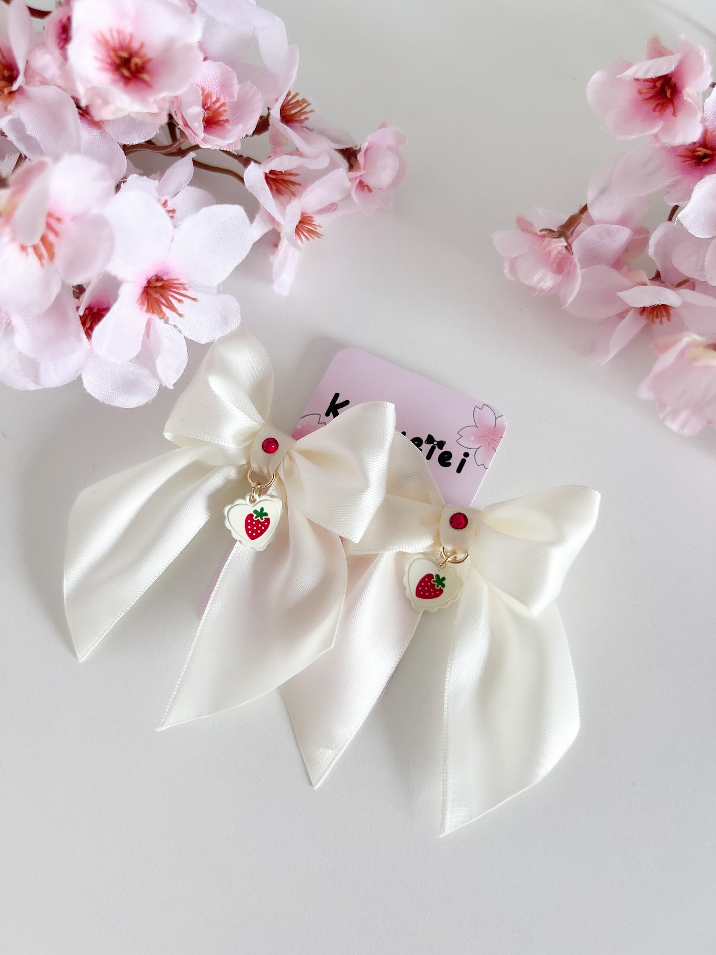 Creamy strawberry clip ins