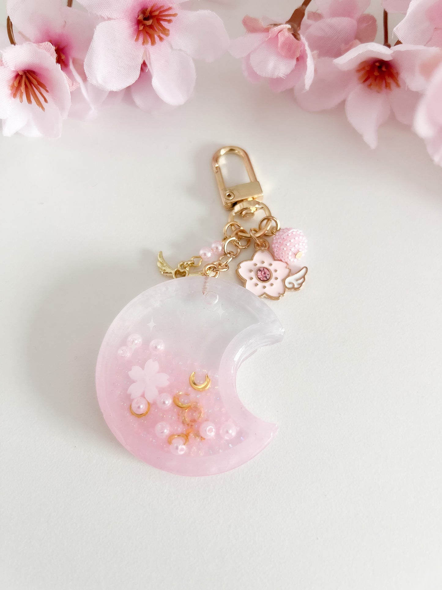 Sakura moon shaker resin keyring