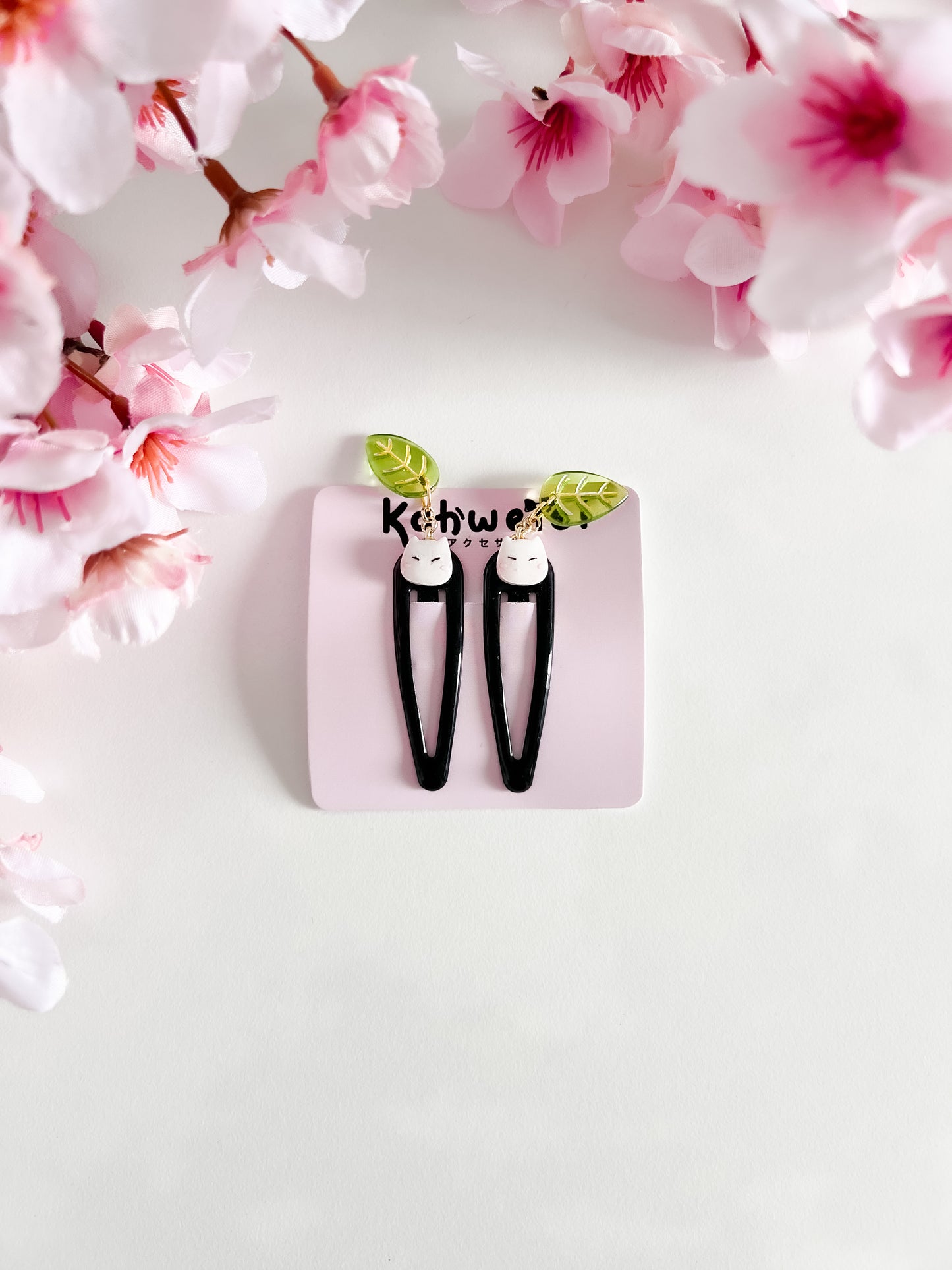Sleeping baby T hair clip
