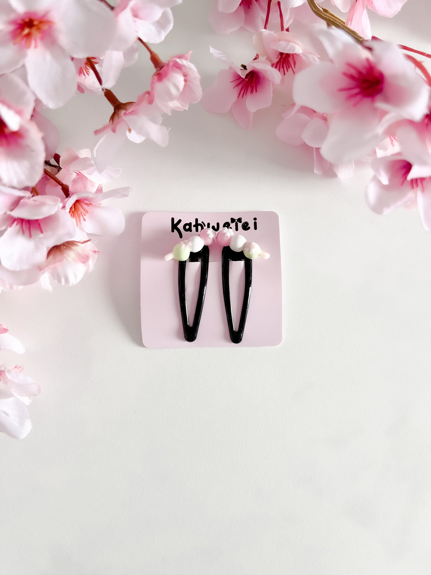 Sakura Dango's hair clip
