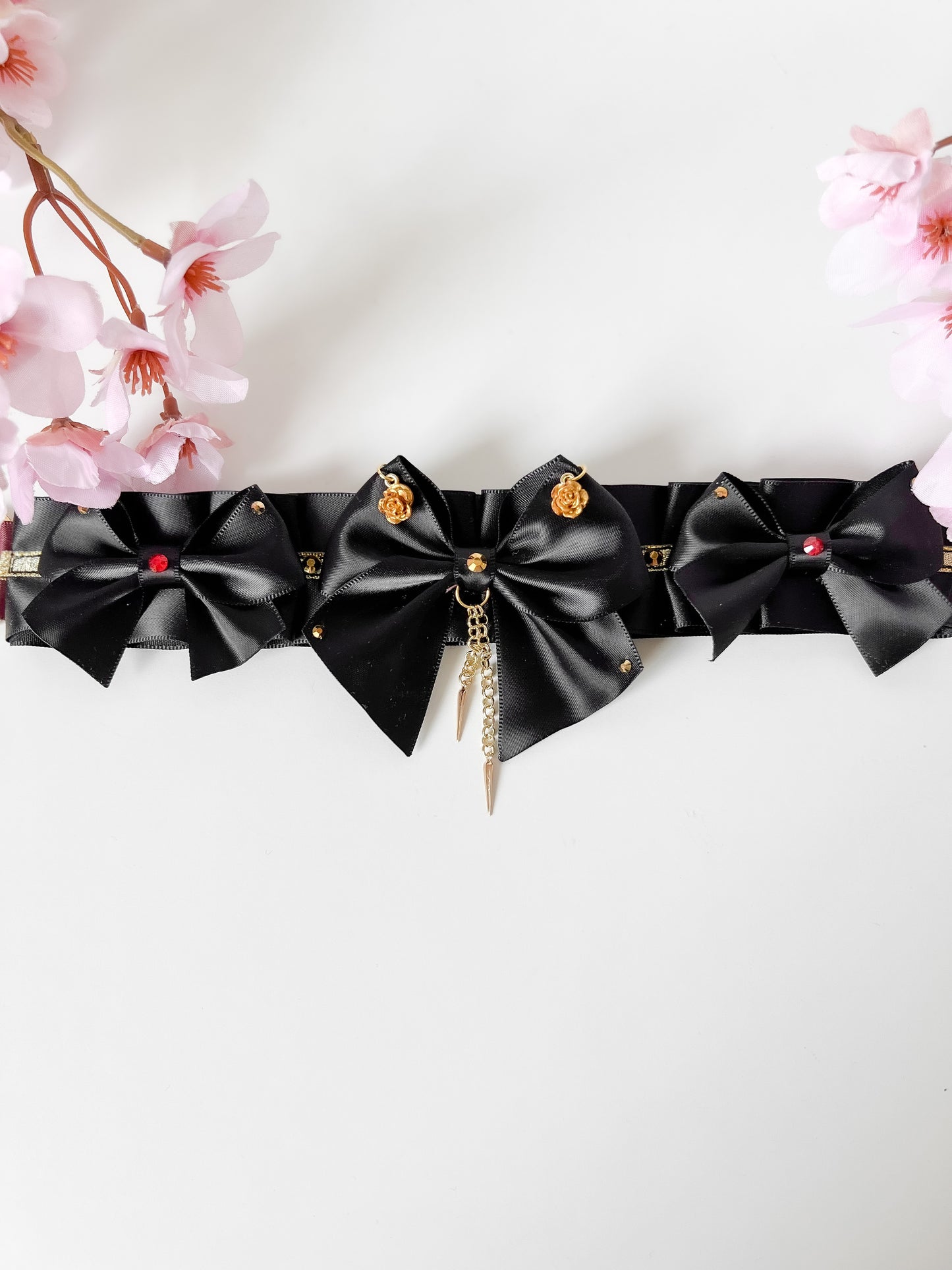 Yor Forger collar
