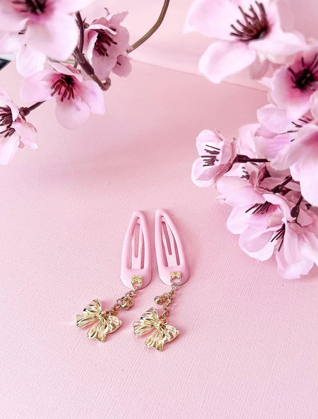 Golden lux bow hair clip