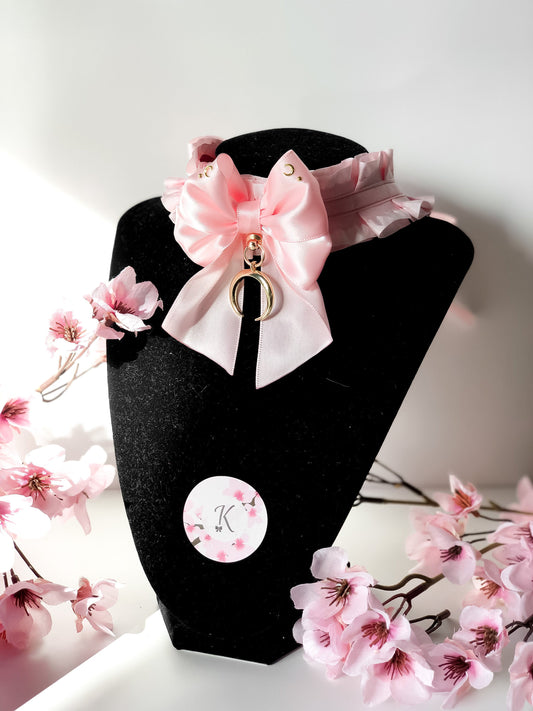 Pink ruffles collar