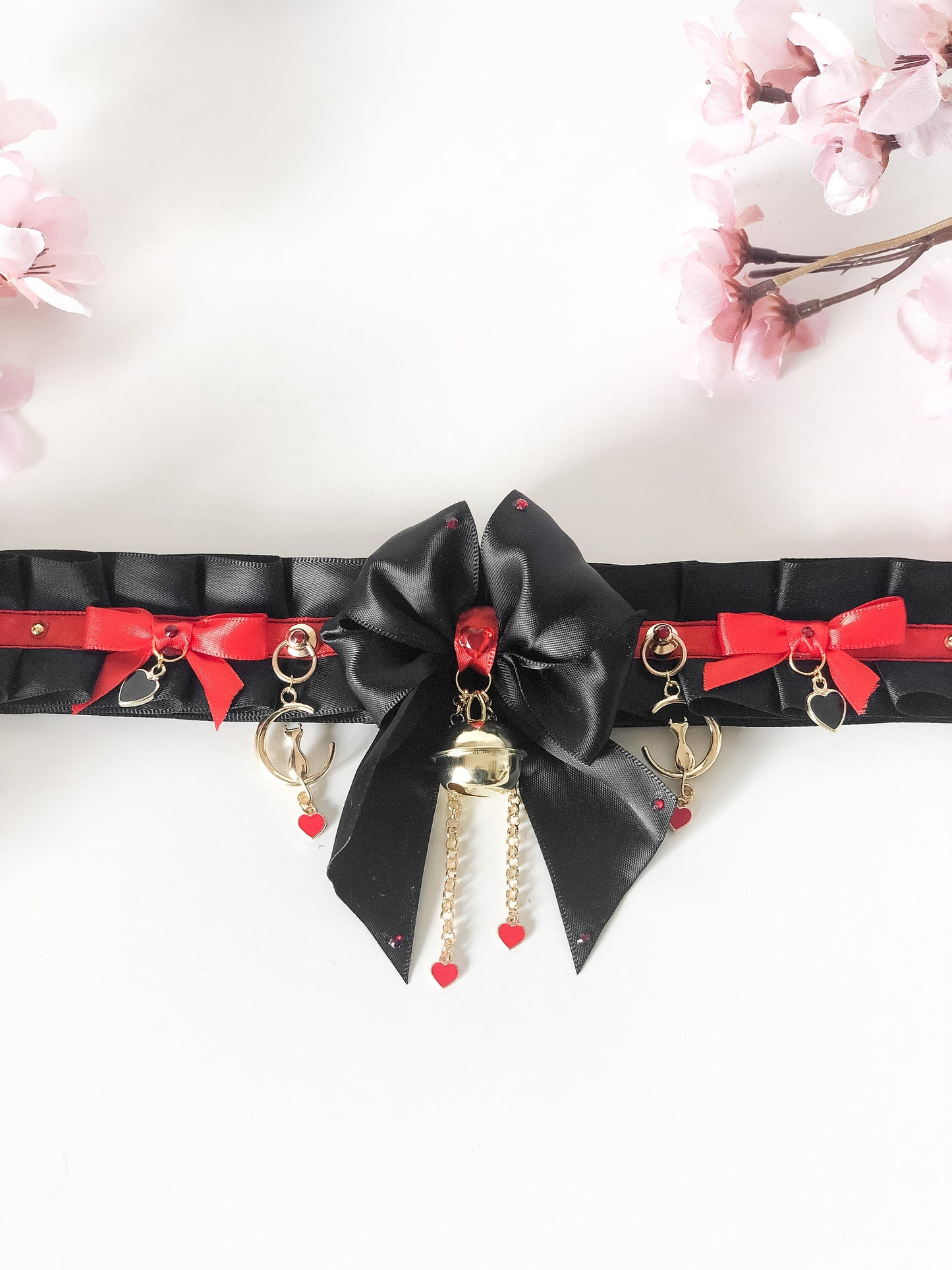 Black/ red kitty moon collar