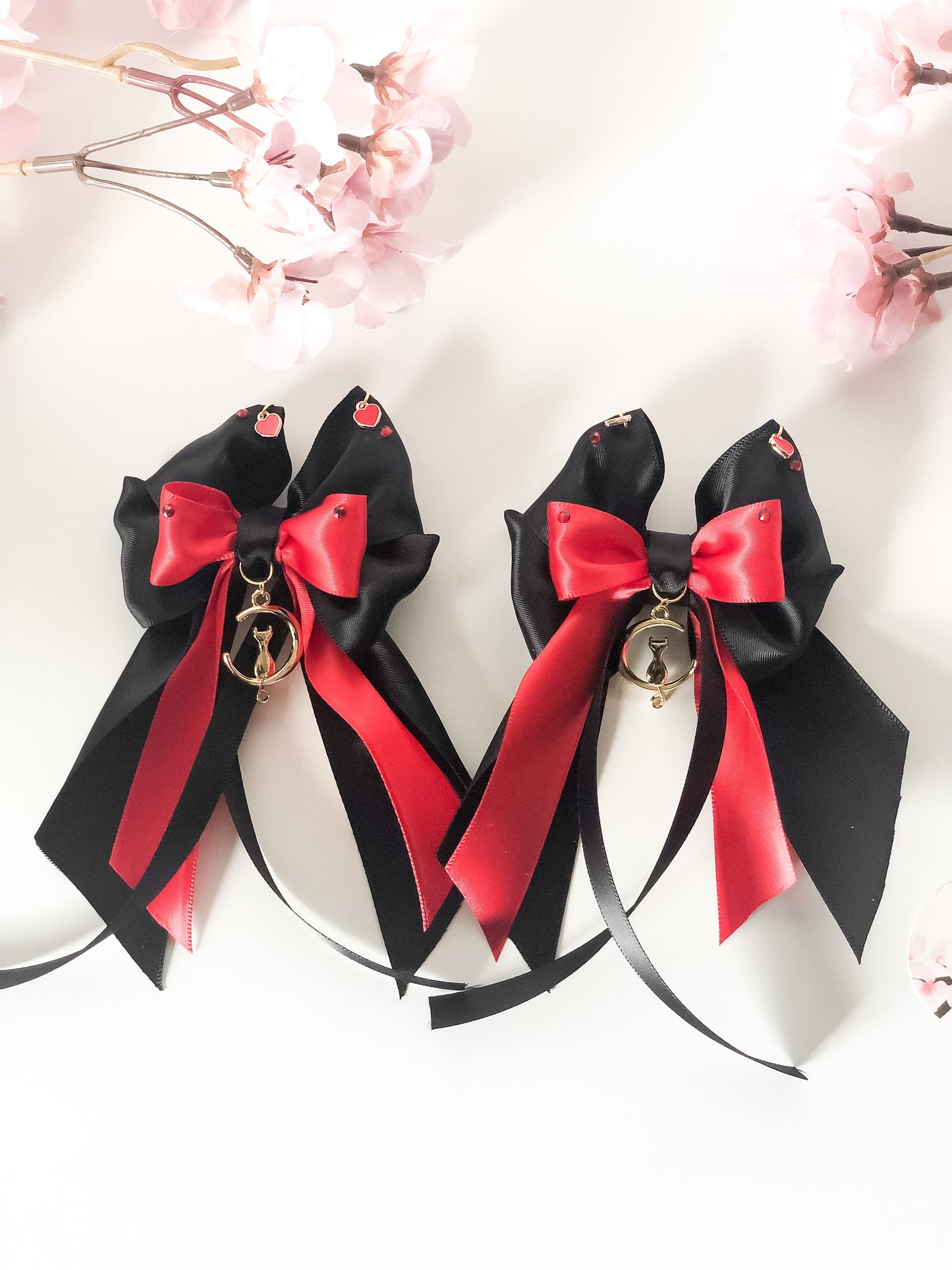 Black and red kitty moon - clip ins