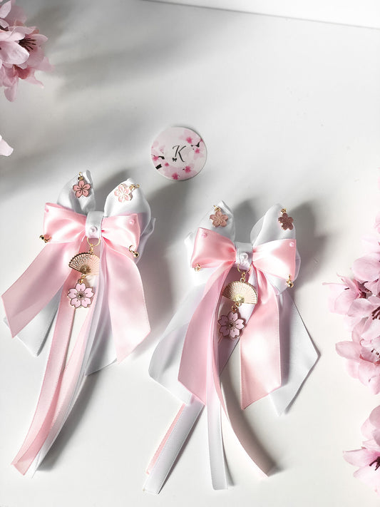 Fan of Sakuras clip ins