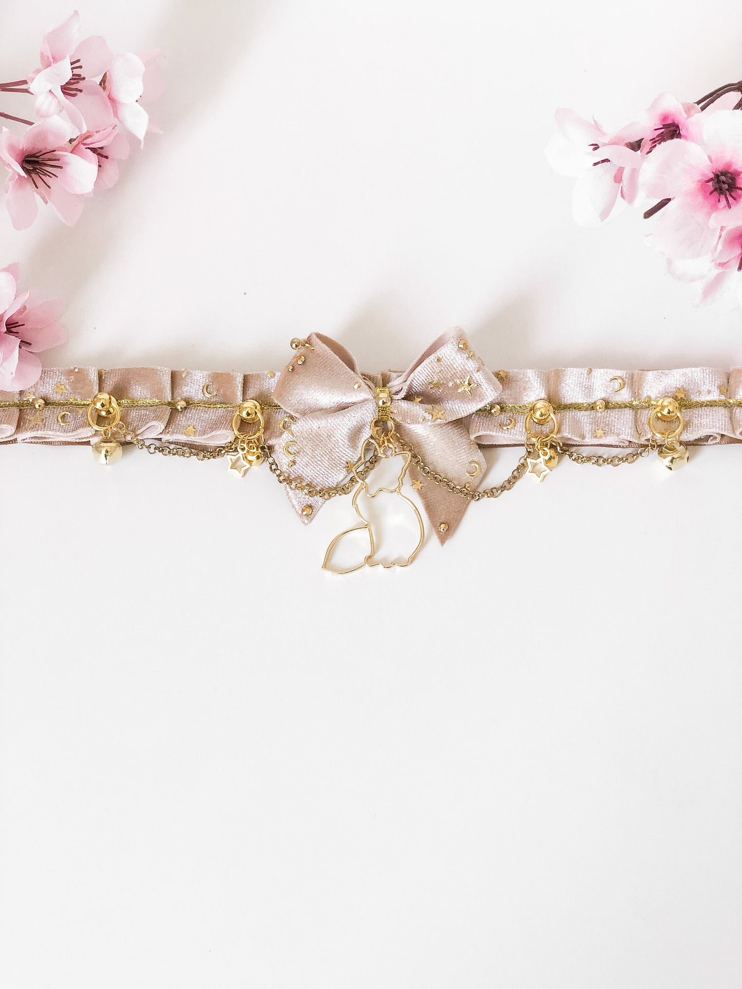 Golden fox collar