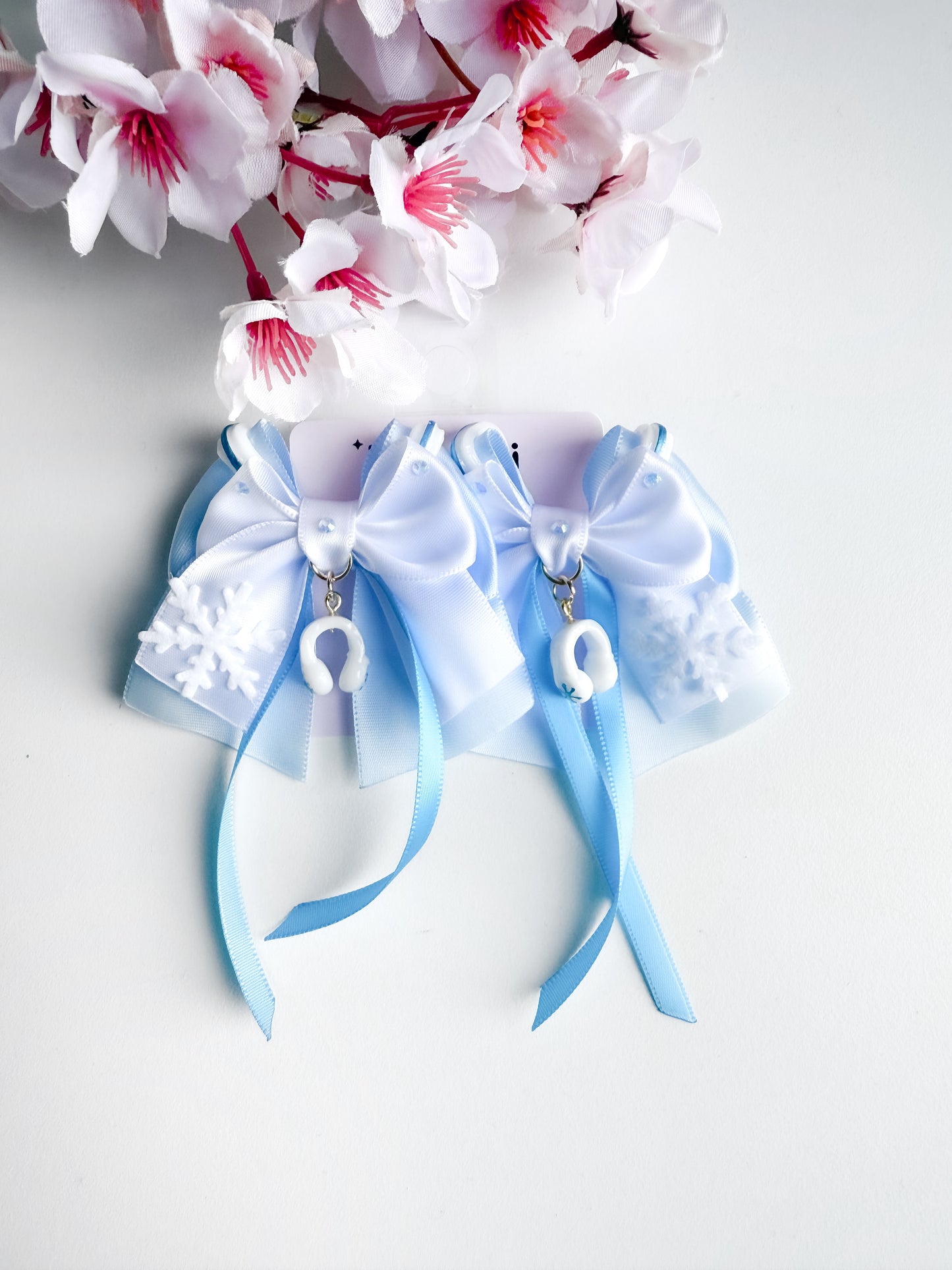 Snow Miku clip ins