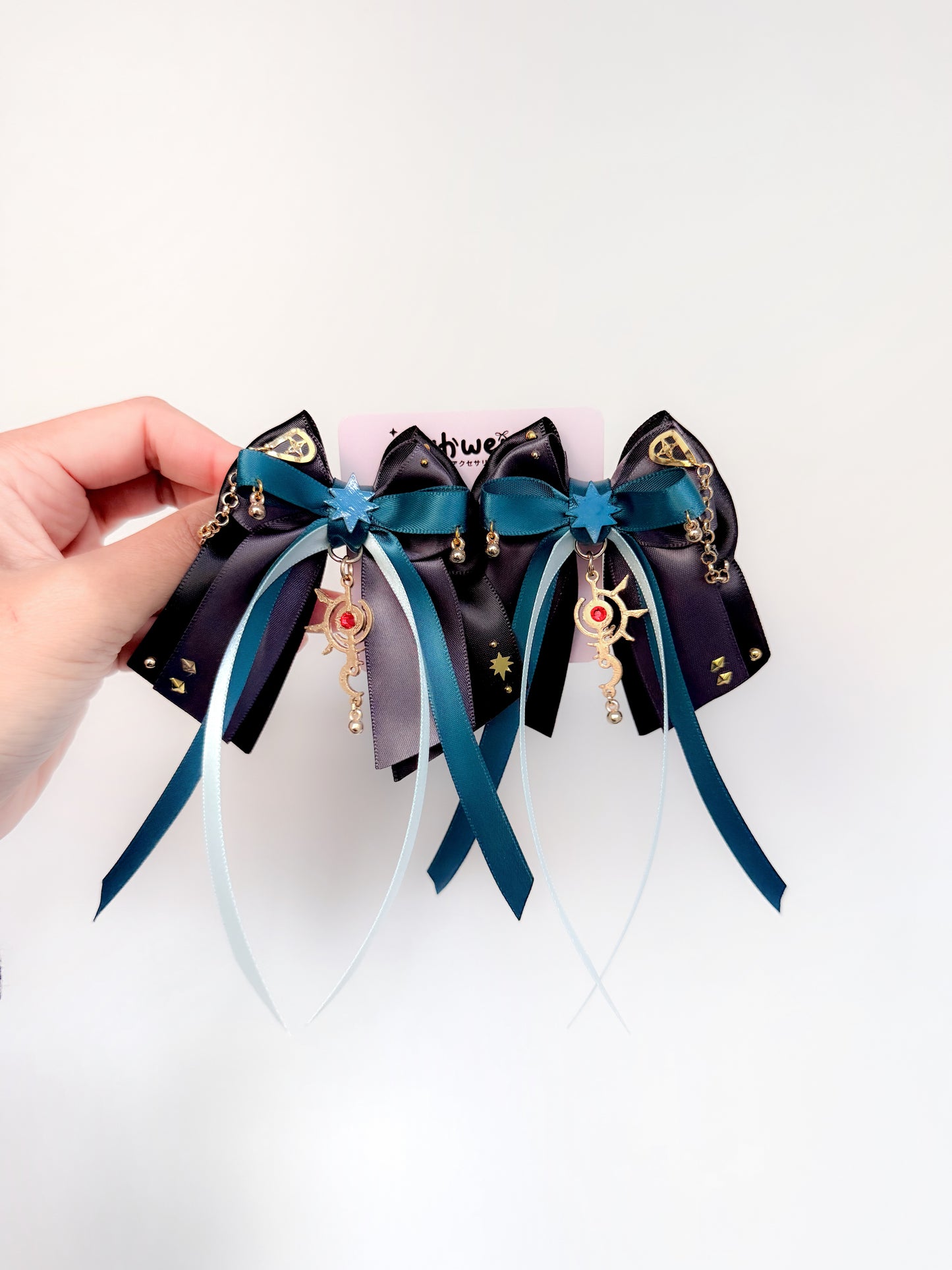 Anaxa clip ins