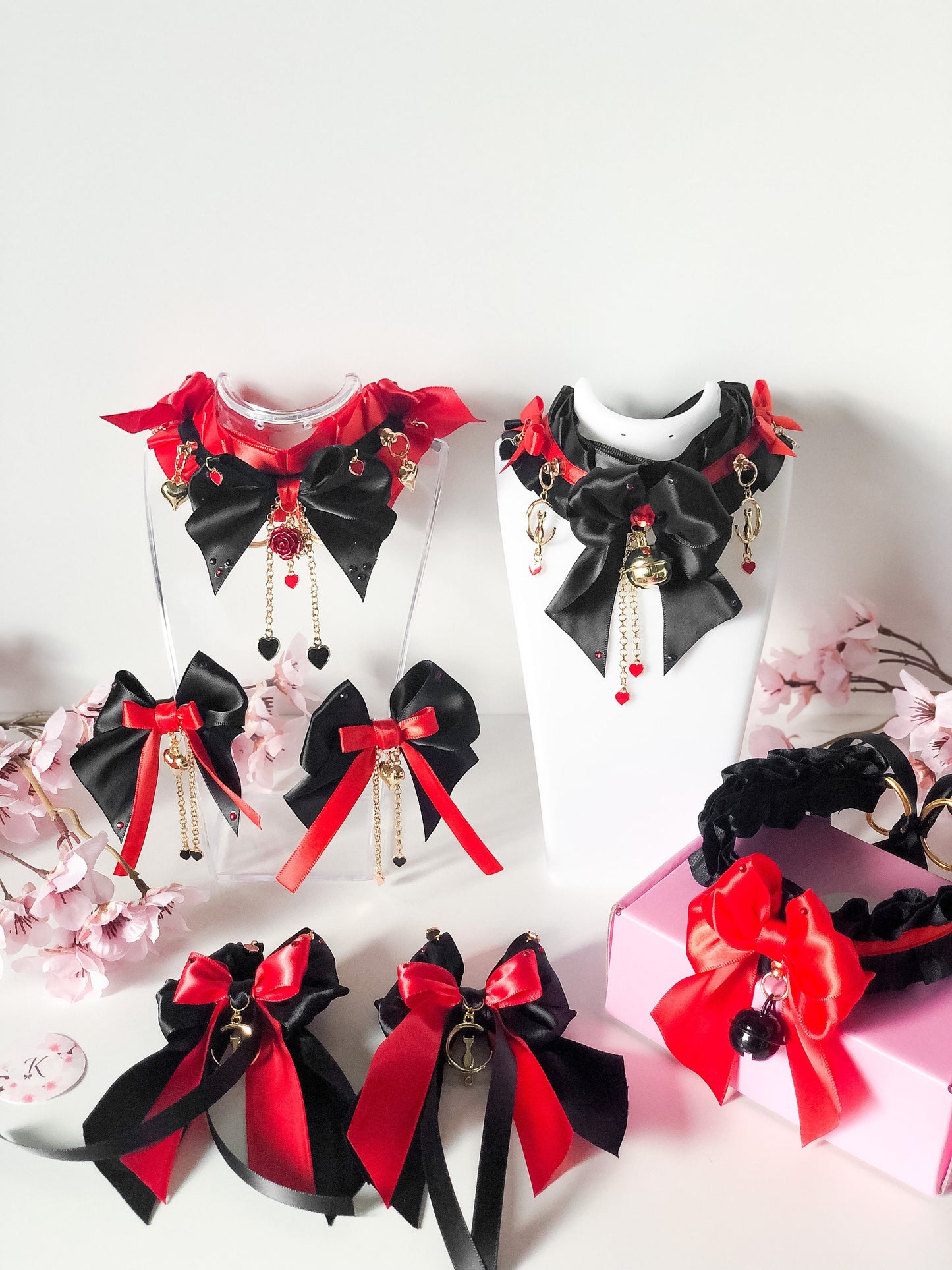 Black and red kitty moon - clip ins